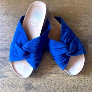 Vince Camuto Blue berulia suede slides